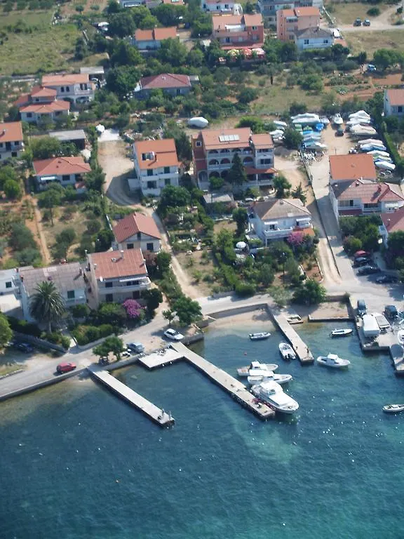 Bed And Breakfast Nika Barbat na Rabu 0*,